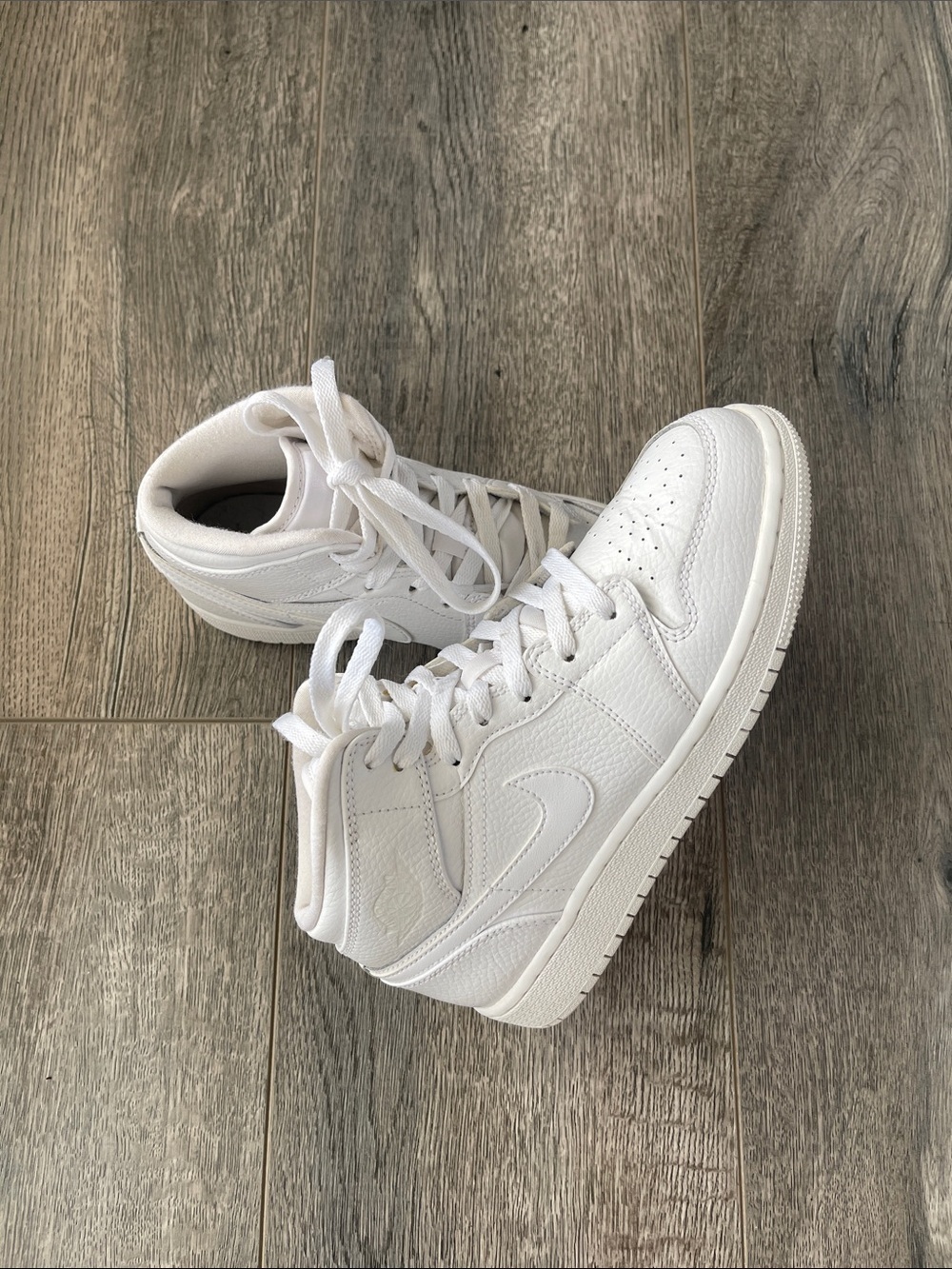 Air Jordan 1 mid White High-Top Sneakers